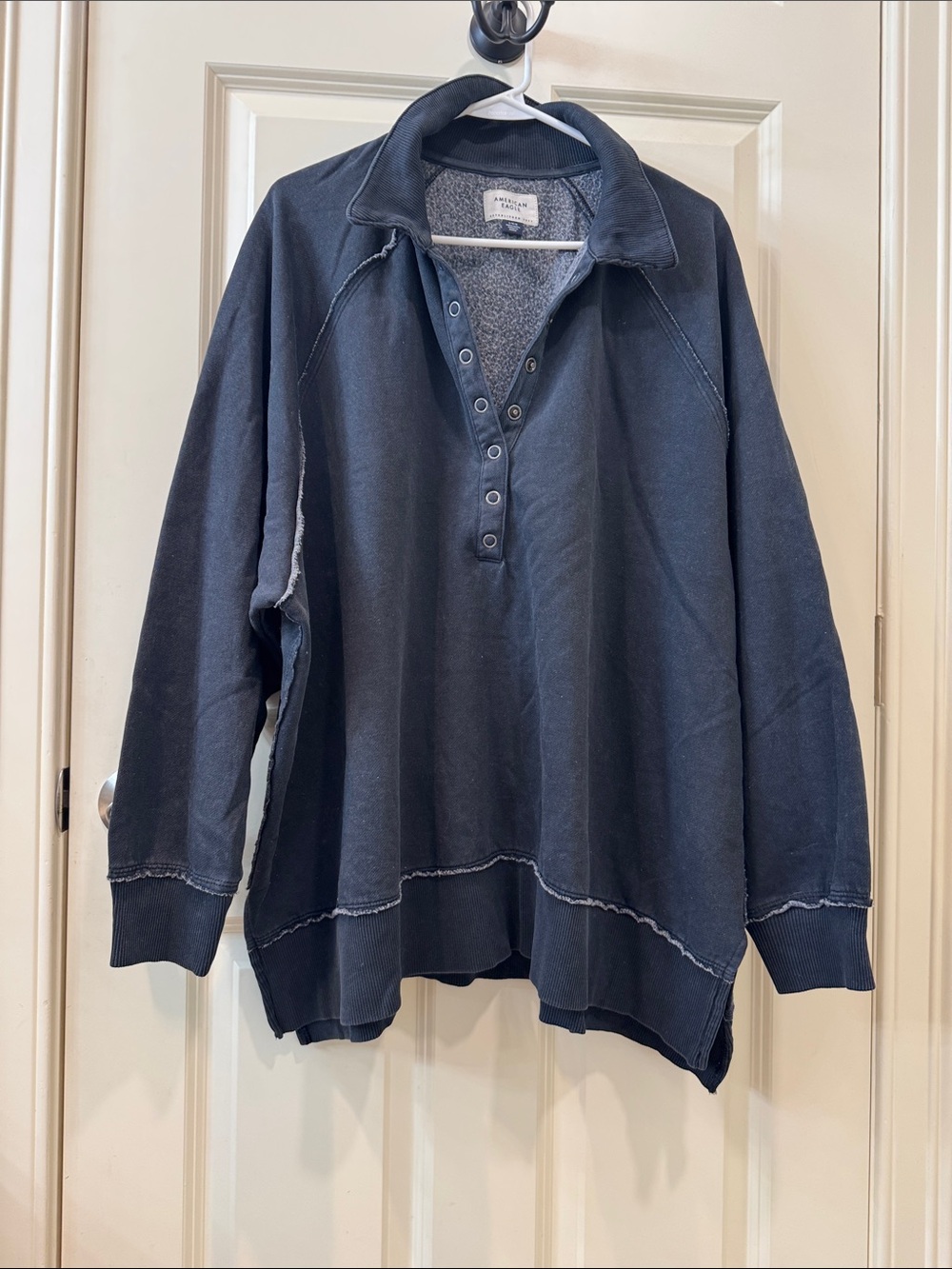 American Eagle Outfitters Black Henley Pullover Sweatshirt